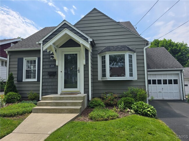 320 Plymouth Dr