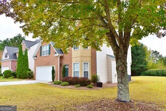 2015 Lisa Springs Dr SW in Snellville, GA - Building Photo - Building Photo