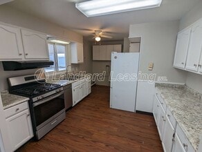 165 Moorewood Ave in Avon Lake, OH - Building Photo - Building Photo