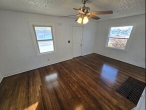 3905 18th Ave in Rock Island, IL - Building Photo - Building Photo