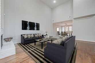 2527 Potomac Dr in Houston, TX - Building Photo - Building Photo