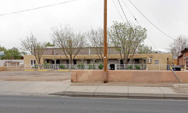 3722 2nd St NW in Albuquerque, NM - Building Photo - Building Photo