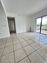 9300 Fontainebleau Blvd in Miami, FL - Building Photo - Building Photo