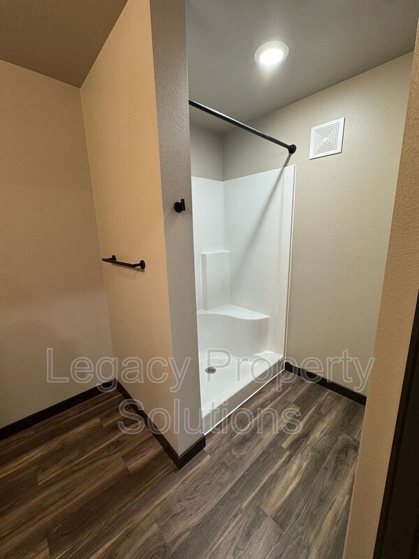 property at 220 E Greenfield Ln
