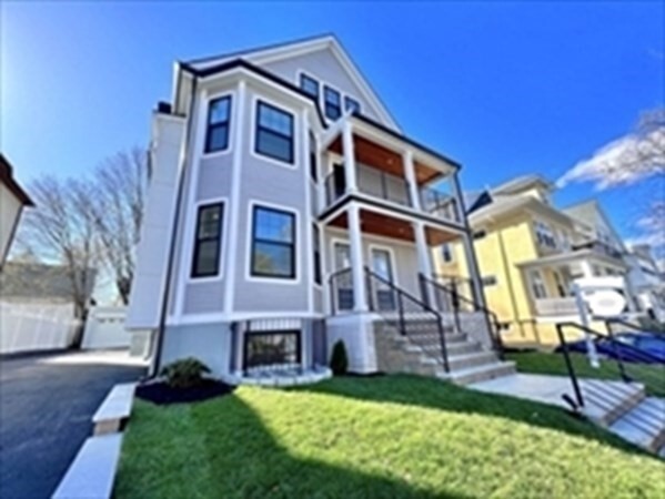 14 Park Rd, Unit 2 in Belmont, MA - Foto de edificio