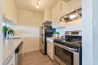 West Edmonton Village in Edmonton, AB - Building Photo - Building Photo