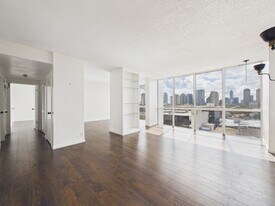 5001 Woodway Dr in Houston, TX - Building Photo