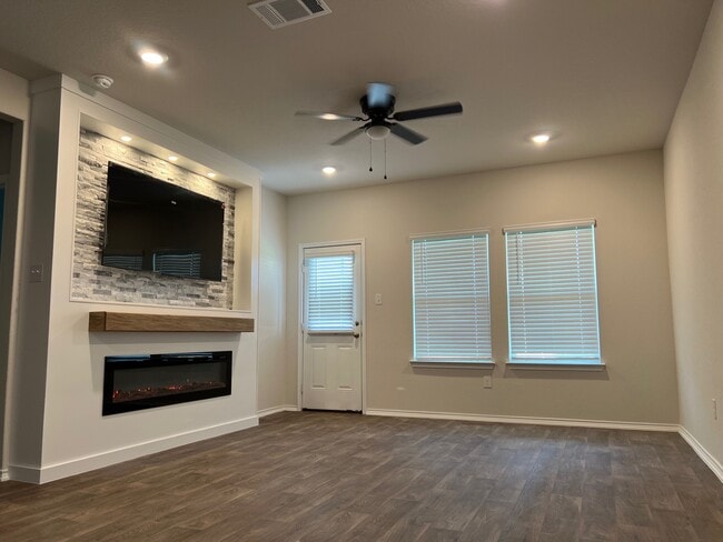 property at 5214 Scoria Trl