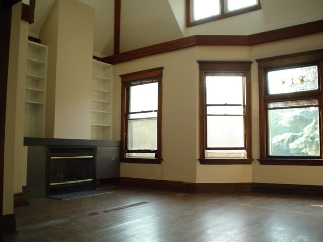 1915 W Belle Plaine Ave, Unit M01H