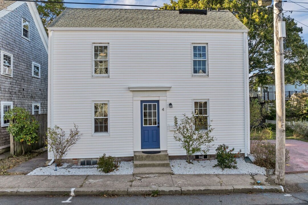 4 Neptune in Newburyport, MA - Building Photo