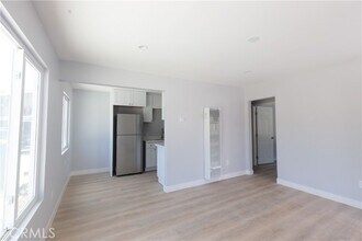641 Ward St in La Habra, CA - Foto de edificio - Building Photo