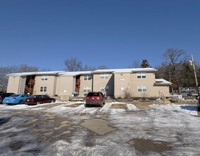 St. Clair Plaza Apartments in St. Clair, MO - Foto de edificio - Building Photo