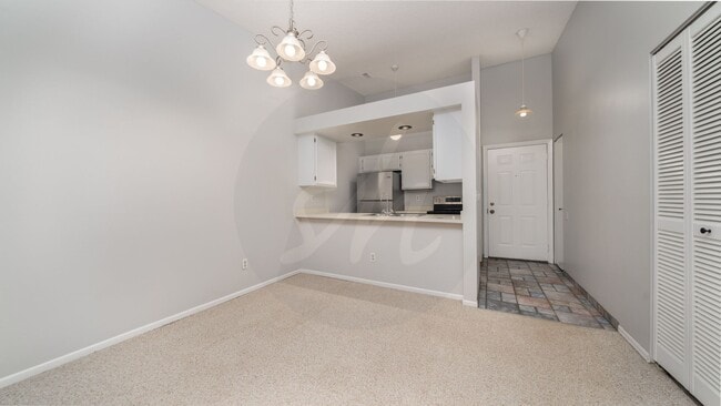 128 W Rockrimmon Blvd in Colorado Springs, CO - Foto de edificio - Building Photo