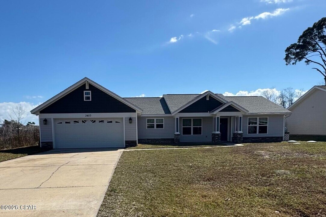 3403 Pretty Bayou Ct in Panama City, FL - Building Photo