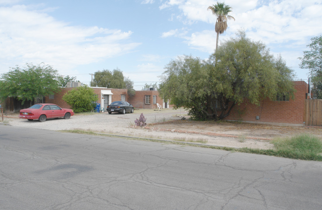 527-535 E Elm St in Tucson, AZ - Foto de edificio