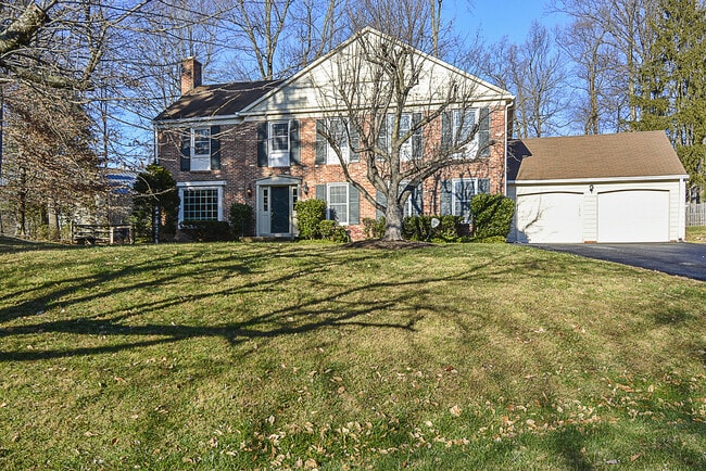 property at 10121 Donegal Ct