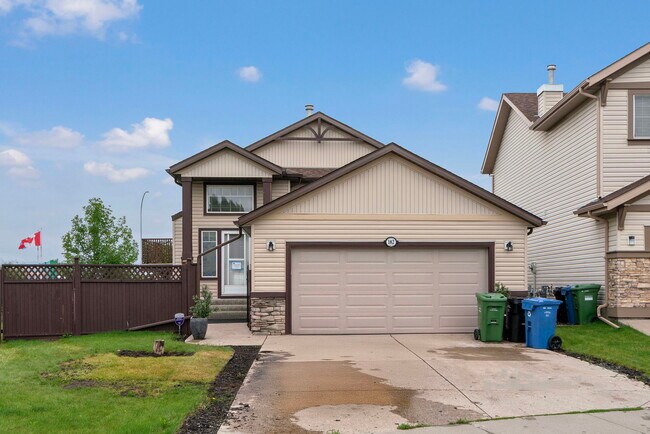 182 Panatella Cir NW in Calgary, AB - Building Photo - Building Photo