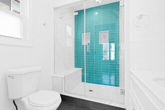 43 Howe Ave in Montclair, NJ - Foto de edificio - Building Photo