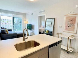 321 NE 26th St in Miami, FL - Building Photo