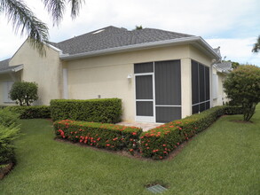 4139 NE Moon River Cir in Jensen Beach, FL - Building Photo - Building Photo