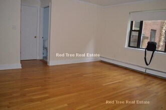 54 Alton Pl, Unit 6 in Brookline, MA - Foto de edificio - Building Photo