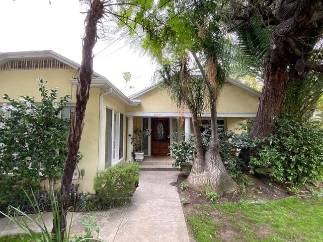 property at 2306 Beachwood Dr