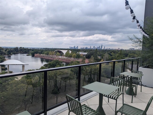 1701 Simond Ave in Austin, TX - Foto de edificio - Building Photo