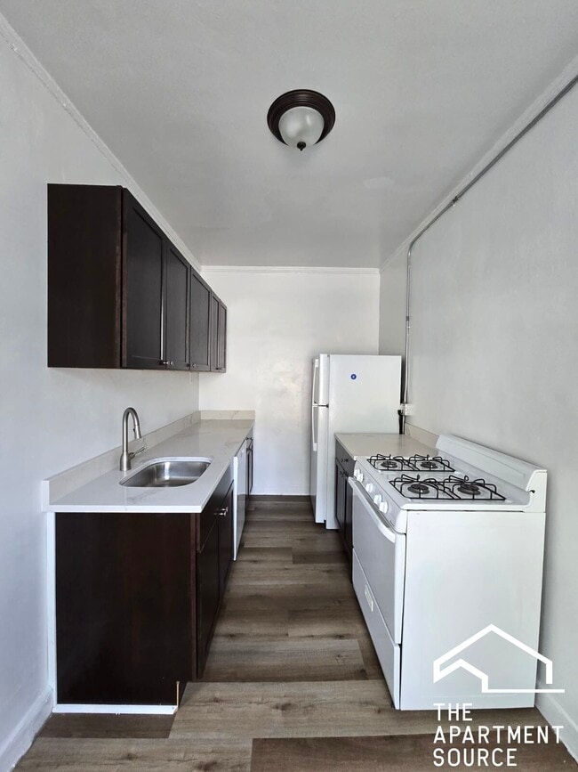 property at 4866 N Magnolia Ave