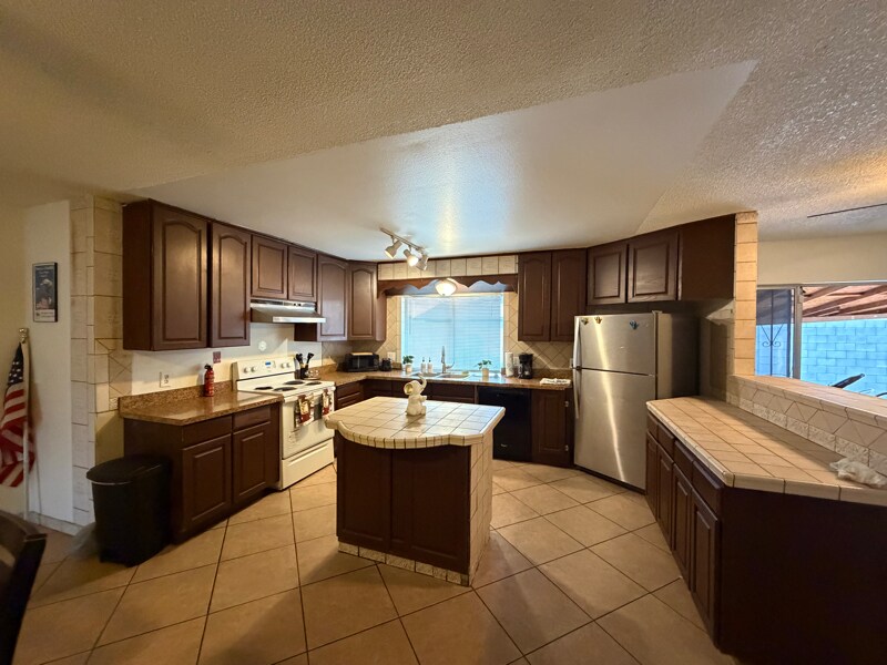 8119 W Glenrosa Ave in Phoenix, AZ - Building Photo