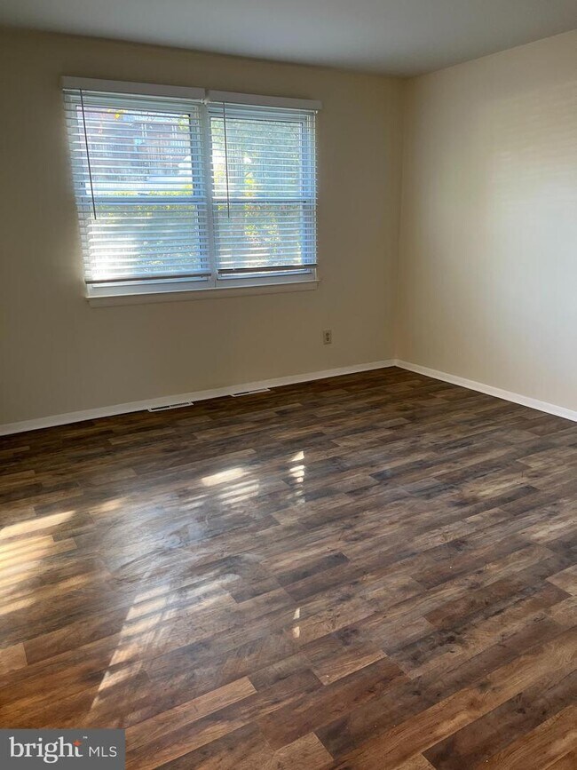 4411 Falls Bridge Dr-Unit -B in Baltimore, MD - Building Photo - Building Photo