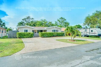 7421 Normandy St in Miramar, FL - Building Photo - Building Photo