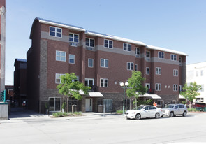 330 N 7th St Apartamentos