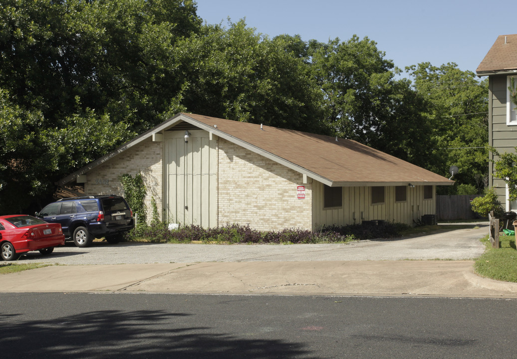 3442 Willowrun Dr in Austin, TX - Foto de edificio