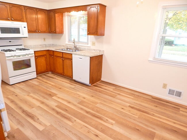 132 Independence St in Rochester, NY - Foto de edificio - Building Photo