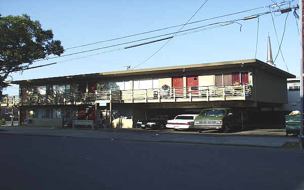 405 N Stanislaus St in Stockton, CA - Building Photo