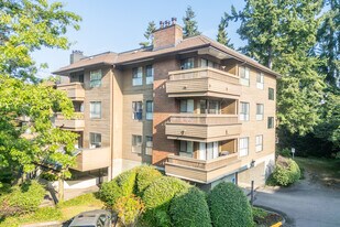 7431 Minoru Blvd in Richmond, BC - Building Photo