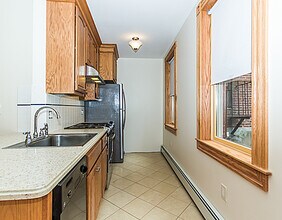 27 Phillips St, Unit 1 in Boston, MA - Foto de edificio - Building Photo