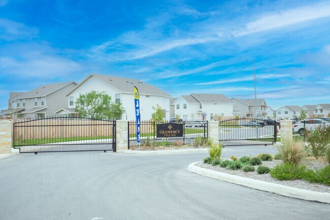 7607 Gramercy Wy in San Antonio, TX - Building Photo - Building Photo