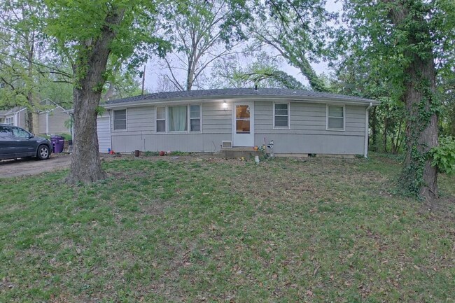 1310 N 10th St in Manhattan, KS - Building Photo - Building Photo