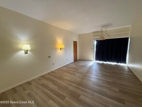 2180 Country Club Dr in Titusville, FL - Foto de edificio - Building Photo