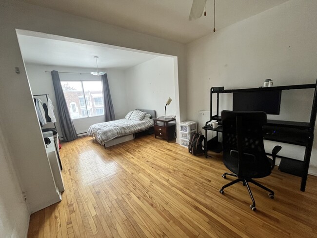 property at 7219 De Lorimier Av