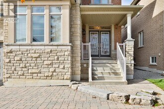 22 Greenforest Grove in Whitchurch-Stouffville, ON - Building Photo - Building Photo