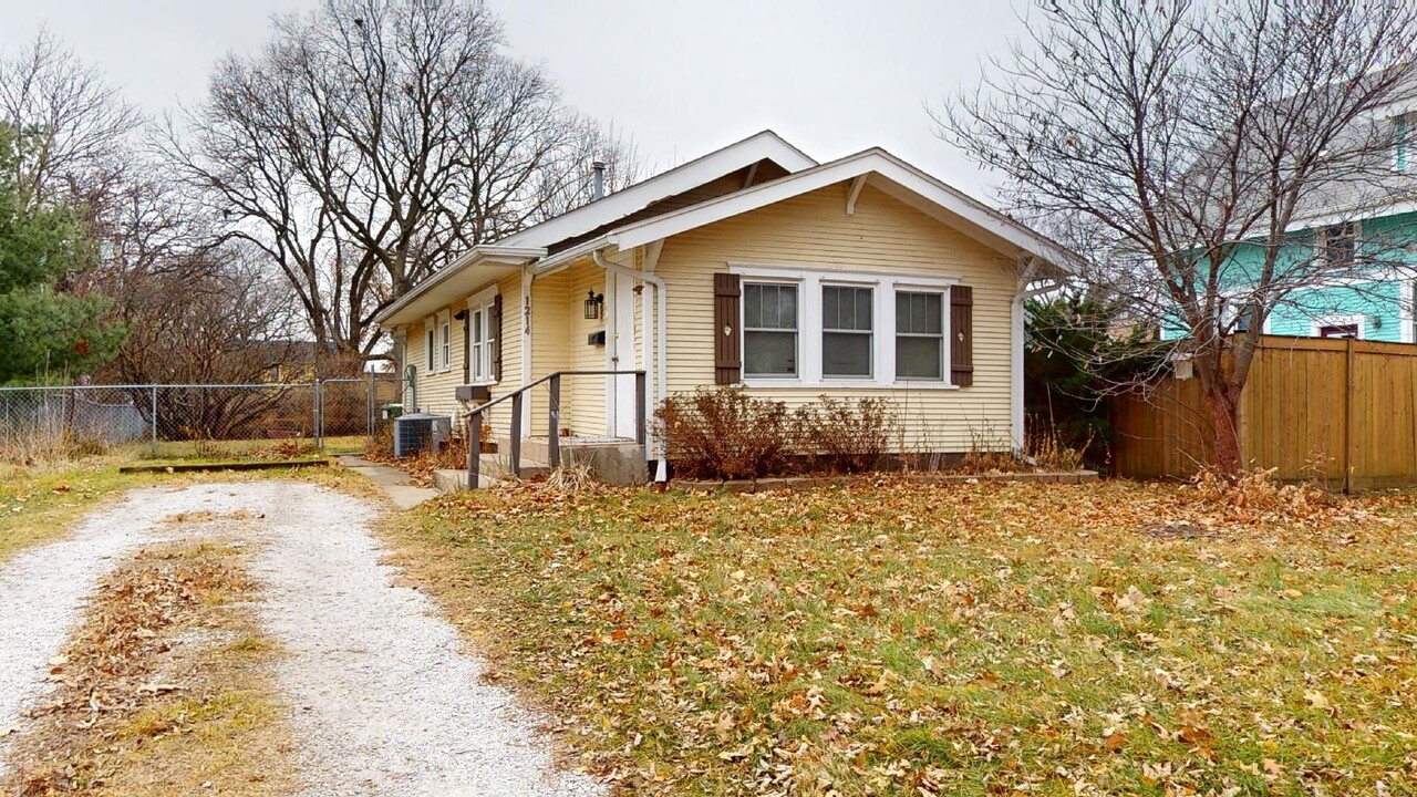 1214 N 3rd St in Ames, IA - Building Photo