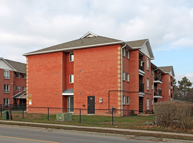 594-600 Bloor St E in Oshawa, ON - Building Photo - Building Photo