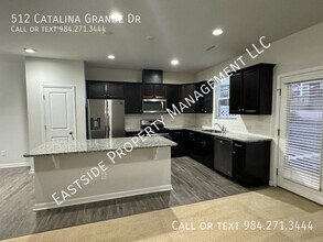 512 Catalina Grande Dr in Cary, NC - Building Photo - Building Photo