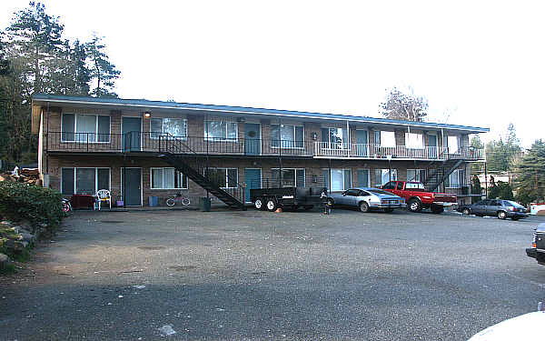 Caprice Apartments in Mountlake Terrace, WA - Foto de edificio