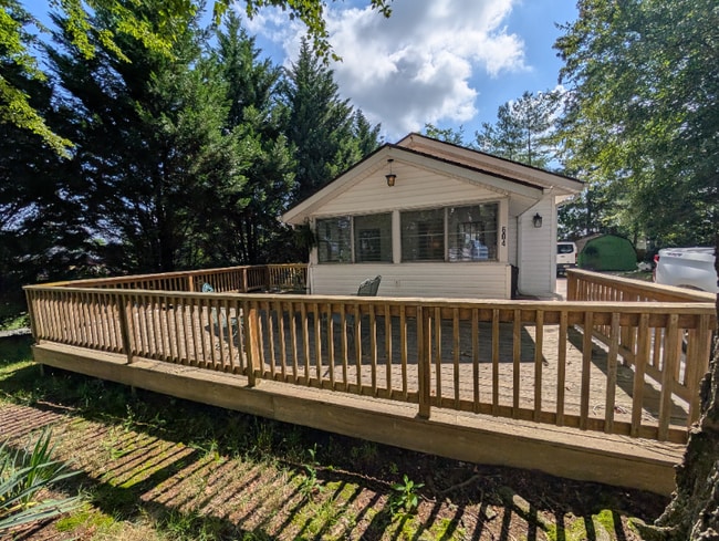 property at 604 Yarborough St