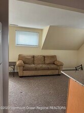633 Manetta Dr-Unit -upstairs in Point Pleasant, NJ - Building Photo - Building Photo