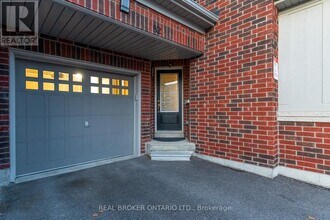 82 Ness Dr in Richmond Hill, ON - Building Photo - Building Photo