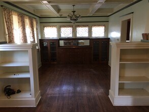 905 N Rebecca Pl in Peoria, IL - Building Photo - Building Photo